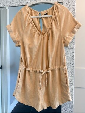 Universal Thread Cream Drawstring Short Sleeve V-Neck Tunic